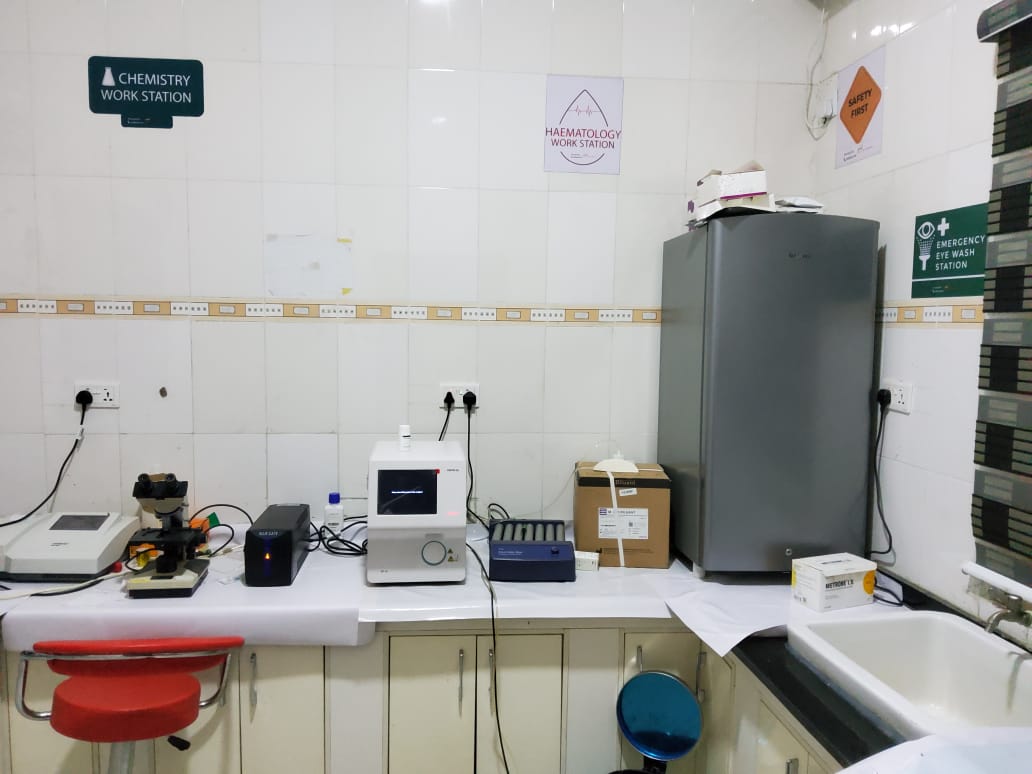 Haematology and chemistry workstation with analysers